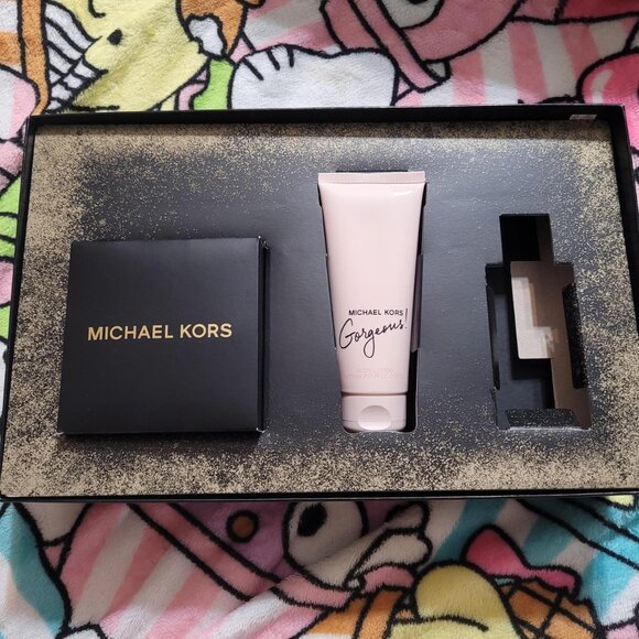 NO PERFUME Michael Kors Gorgeous Giftset of Two 3.4 oz Pink Lotion Mini Handbag - Picture 5 of 6
